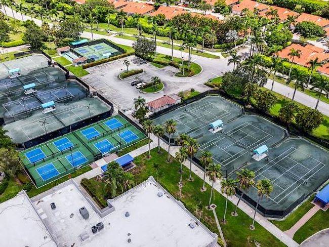7087 Summer Tree Dr, Home with 2 bedrooms, 2 bathrooms and null parking in Boynton Beach FL | Image 38
