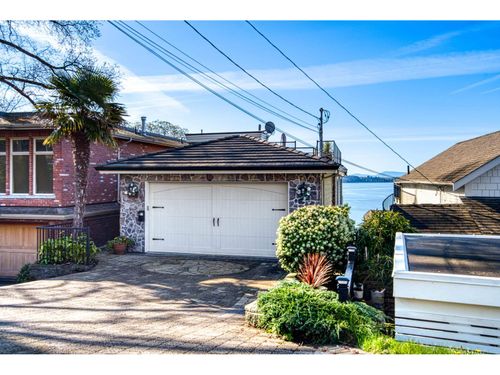 15188 Columbia Avenue, White Rock, BC, V4B1J3 | Card Image
