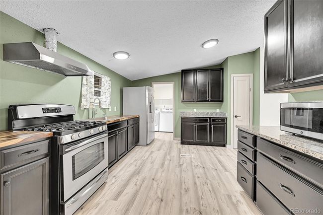 4211 E 100 Th Ave, Home with 3 bedrooms, 2 bathrooms and 2 parking in Thornton CO | Image 12