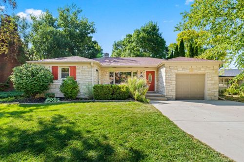 2647 N Swan Blvd, Wauwatosa, WI, 53226-1846 | Card Image