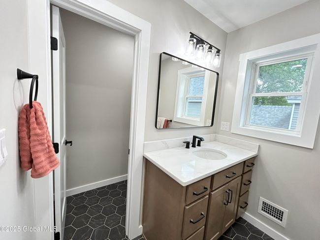 354 Mohawk Ave, House other with 4 bedrooms, 3 bathrooms and 2 parking in Scotia NY | Image 64