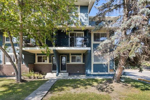 209-2200 Woodview Drive Sw, Calgary, AB, T2W3N6 | Card Image