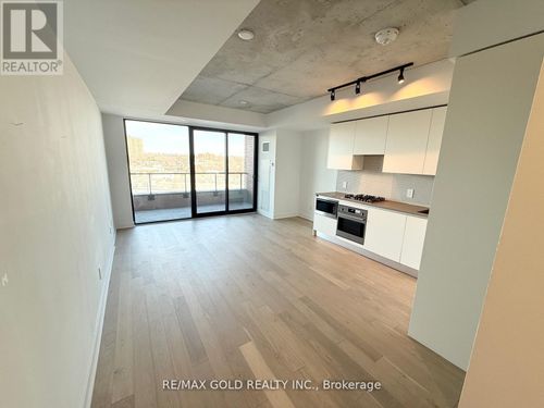 515-2720 Dundas St W, Toronto, ON, M6P0C3 | Card Image