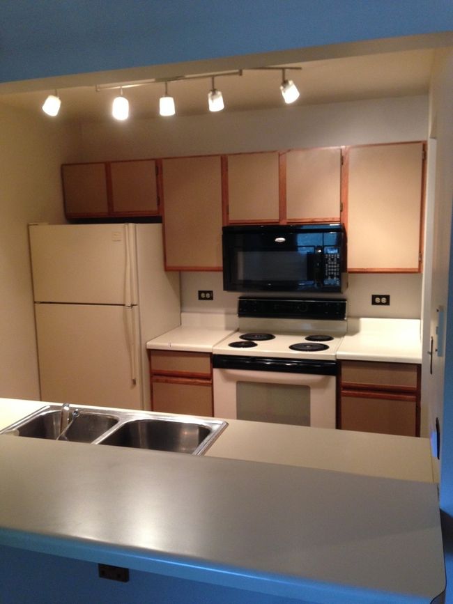 APT-2F - 4305 Shamrock Ln, Condo with 1 bedrooms, 1 bathrooms and 1 parking in McHenry IL | Image 6
