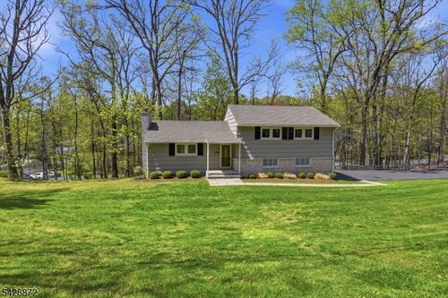 100 Old Fort Rd, Bernardsville, NJ, 07924-1813 | Card Image