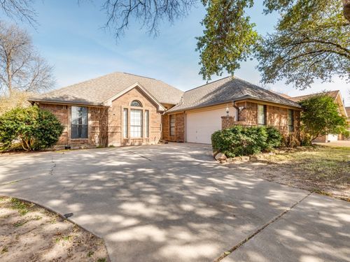 8220 Saddlebrook Dr, Benbrook, TX, 76116-1417 | Card Image
