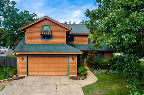 725 N School Street, Salem Lakes, WI, 53170 | Card Image