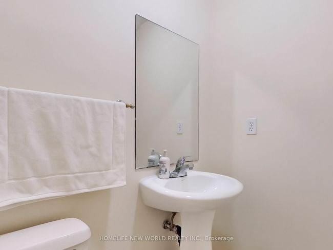 18 Freesia Rd, House other with 3 bedrooms, 3 bathrooms and 4 parking in Brampton ON | Image 13