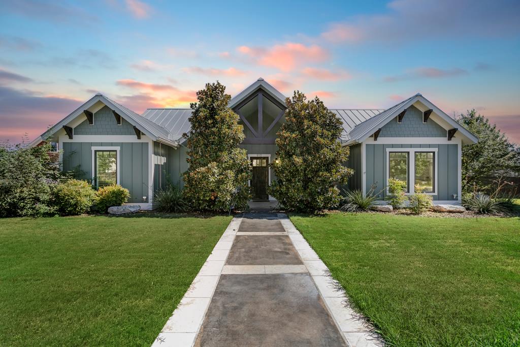 Hawthorn Ln, Fredericksburg, TX 78624