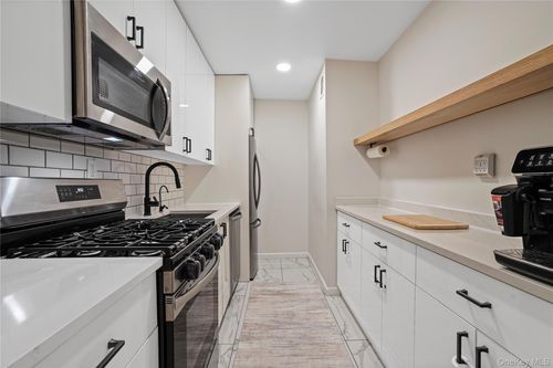 4e-151-25 88th St, Howard Beach, NY, 11414 | Card Image
