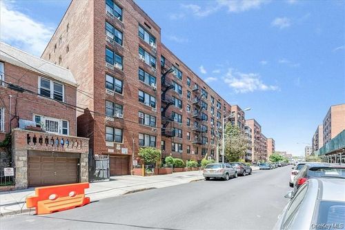 5c-83-25 Vietor Ave, Elmhurst, NY, 11373-3212 | Card Image