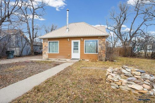 815 Aurora St, Belle Fourche, SD, 57717-1116 | Card Image
