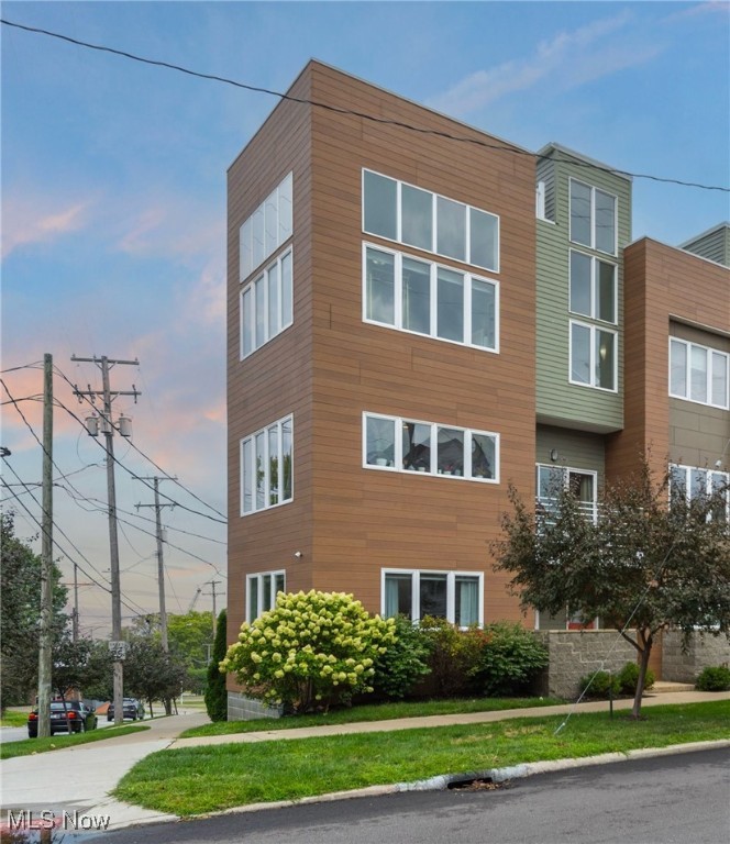 Herman Ave, Cleveland, OH 44102