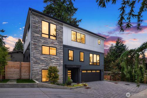 4-11216 Ne 67th St, Kirkland, WA, 98033-7113 | Card Image