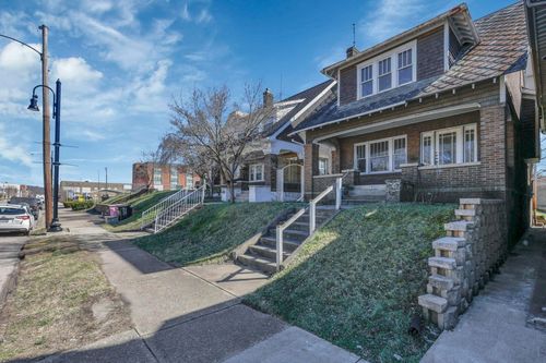 235 W Main St, Logan, OH, 43138-1607 | Card Image