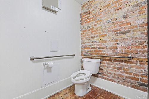 132 E Main St, Midland, MI, 48640-5154 | Card Image