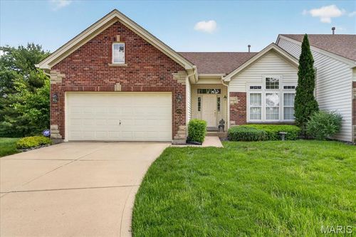 14736 Thornbird Manor Pkwy, Chesterfield, MO, 63017-2497 | Card Image