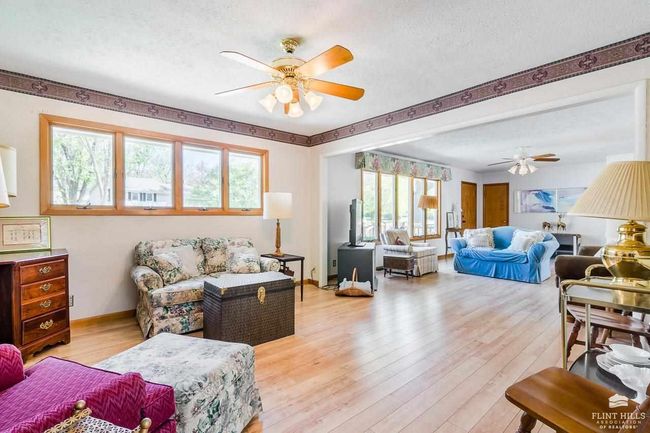 1505 Grandview Dr, House other with 3 bedrooms, 2 bathrooms and null parking in Wamego KS | Image 5