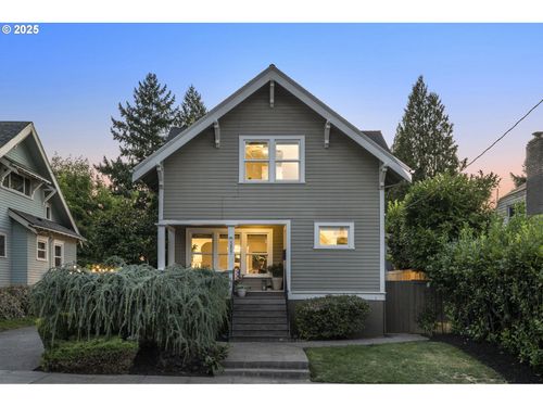 5857 Ne 27th Ave, Portland, OR, 97211-6136 | Card Image