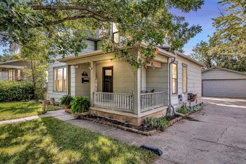 519 E 1st St, Newton, KS, 67114-3802 | Card Image