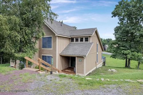 164 Pine Ct, Tannersville, PA, 18372-9702 | Card Image