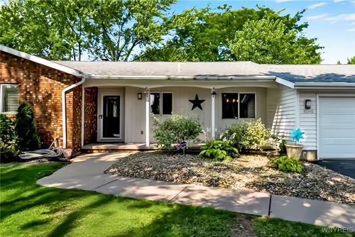 8090 Packard Rd, Niagara Falls, NY, 14304-1428 | Card Image