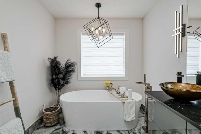 122 Rockywood Cir Nw, House other with 4 bedrooms, 4 bathrooms and 4 parking in Calgary AB | Image 25