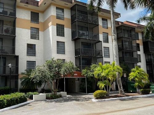 apt-201a-5570 Nw 44th St, Lauderhill, FL, 33319-6153 | Card Image