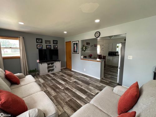 519 E 1st St, Carroll, IA, 51401-2911 | Card Image