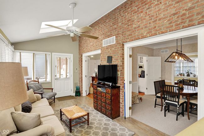 13587 Kensington Pl, Townhouse with 2 bedrooms, 3 bathrooms and null parking in Carmel IN | Image 11