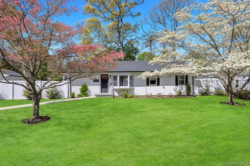 20 Garden St, Nesconset, NY, 11767-3216 | Card Image