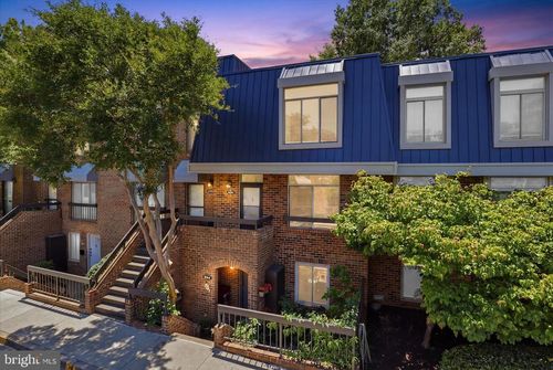 2-656 15th St S, ARLINGTON, VA, 22202-5580 | Card Image