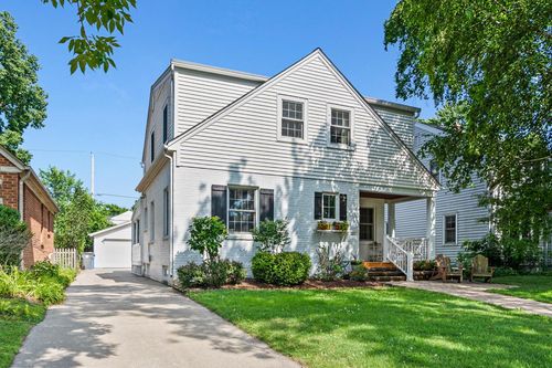5030 N Kent Avenue, Whitefish Bay, WI, 53217 | Card Image