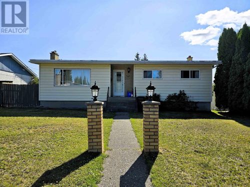 402 Quinn St N, Prince George, BC, V2M3J5 | Card Image