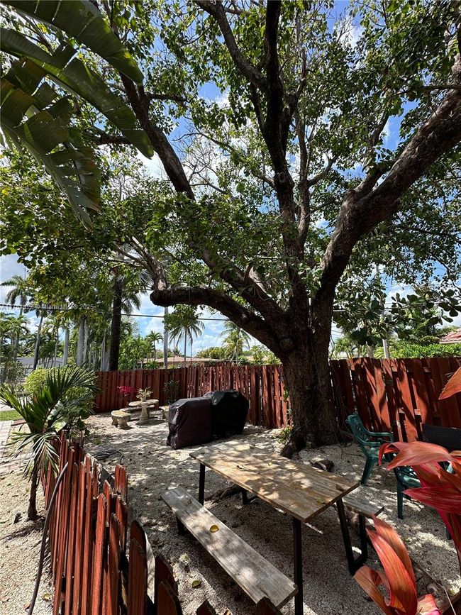 APT-1 - 530 Ne 15 Th Ct, Condo with 2 bedrooms, 1 bathrooms and null parking in Fort Lauderdale FL | Image 18