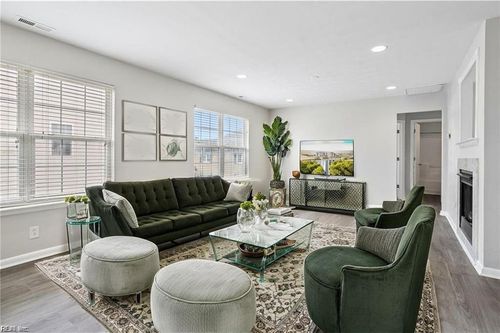 504 Norfolk Ave, Virginia Beach, VA, 23451-4418 | Card Image