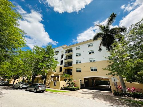 apt-308-118 Zamora Ave, Coral Gables, FL, 33134-4032 | Card Image