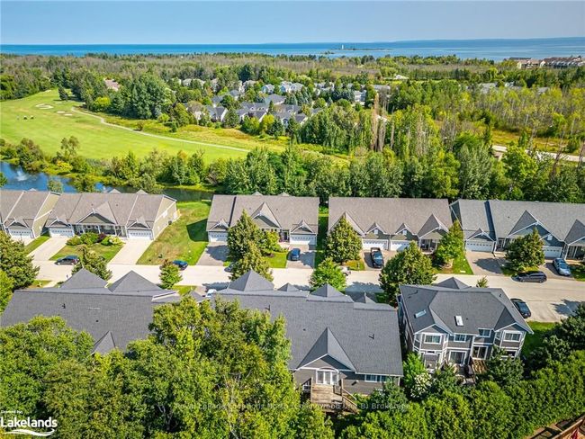 22 Westwind Dr, Condo with 4 bedrooms, 2 bathrooms and 2 parking in Collingwood ON | Image 26