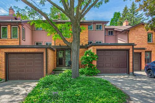 13-206 Candlewood Crescent, Waterloo, ON, N2L5Y9 | Card Image