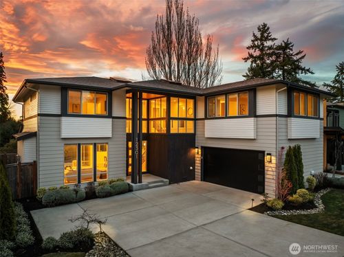 12301 Ne 107th St, Kirkland, WA, 98033-4670 | Card Image