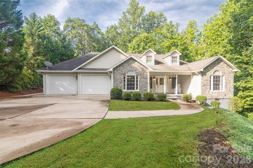 30 Brookside Dr, Columbus, NC, 28722-6781 | Card Image