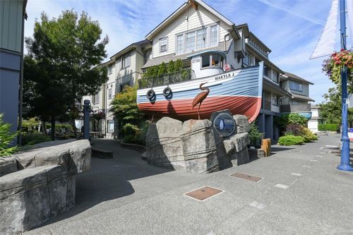 301-1705 Comox Ave, Comox, BC, V9M3M1 | Card Image