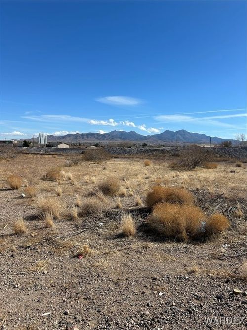 860 E Simon Ave, Kingman, AZ, 86409 | Card Image