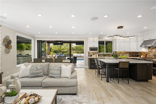10 Encinal, House other with 5 bedrooms, 6 bathrooms and 6 parking in Foothill Ranch CA | Image 13