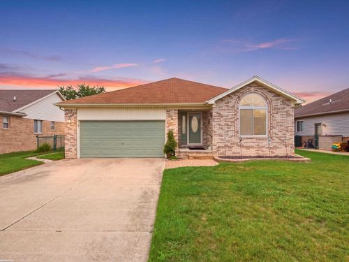 28457 Violet Dr, Chesterfield, MI, 48047-5414 | Card Image
