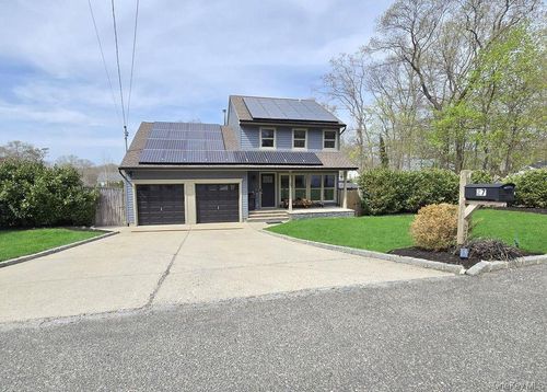 27 Ridgewood Ave, Selden, NY, 11784-3737 | Card Image