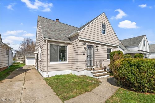 18113 Mapleboro Ave, Maple Heights, OH, 44137-2771 | Card Image