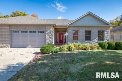 11226 N Oakwood Drive, Home with 3 bedrooms, 2 bathrooms and null parking in Peoria IL | Image 2