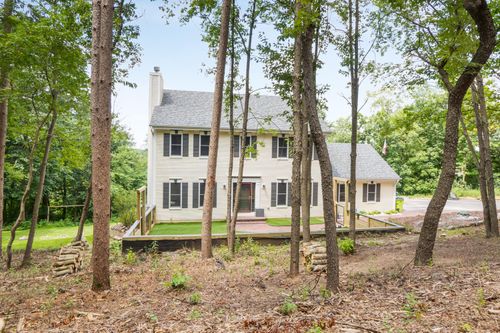 487 Schraufnagel Dr, Hartland, WI, 53029-9438 | Card Image
