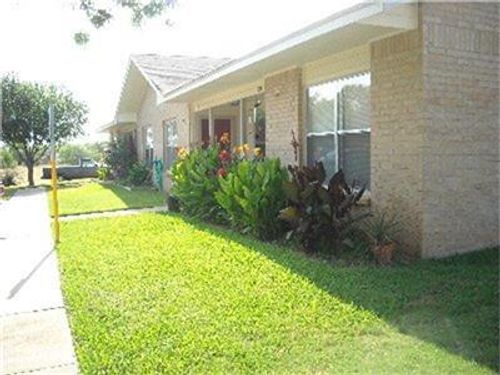404 Medina, Cotulla, TX, 78014-3189 | Card Image